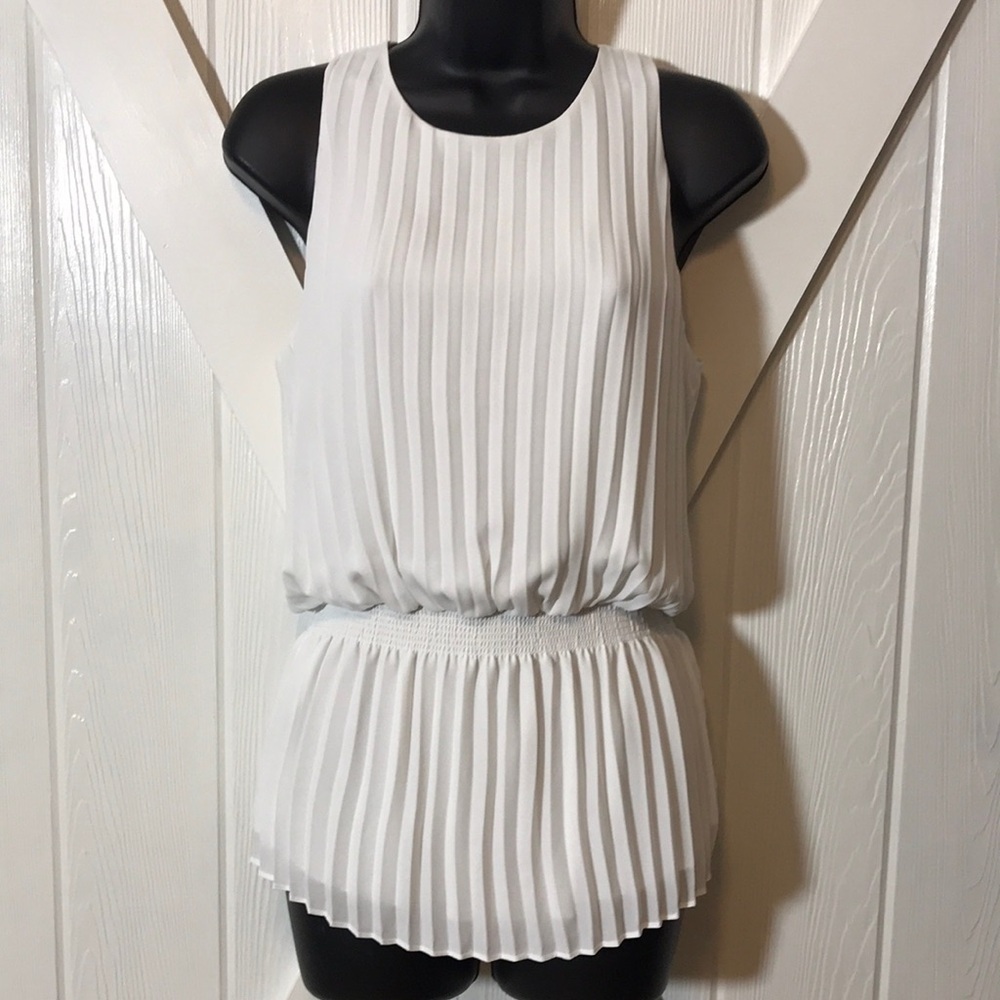 Aritzia Babaton White Pleated Blouse